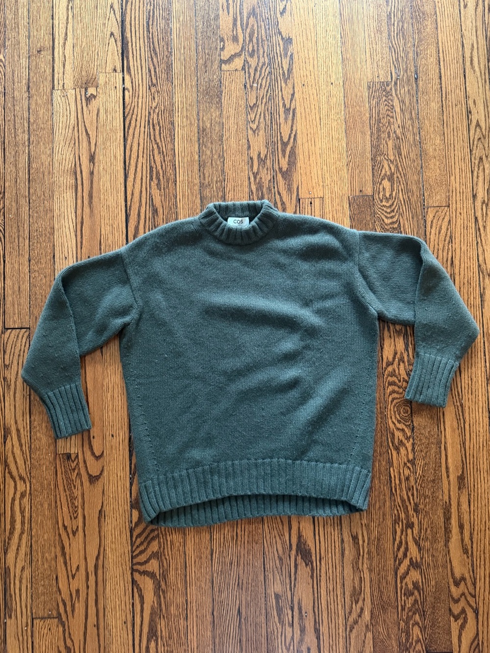 COS 100% Cashmere Ribbed-Neck Sweater – Olive Green – XS